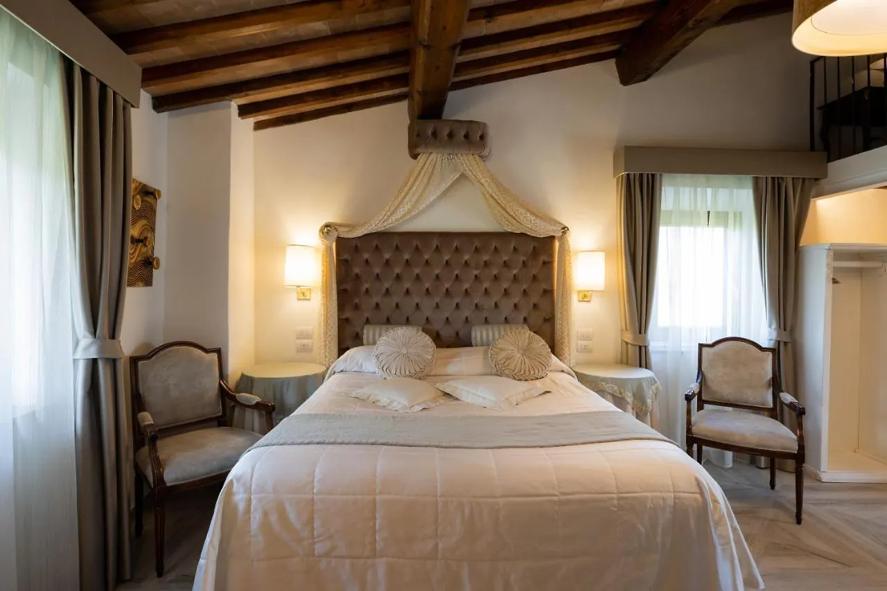 Lantgård Il Castelluccio Country Resort Restaurant & Spa Barberino di Mugello Italien